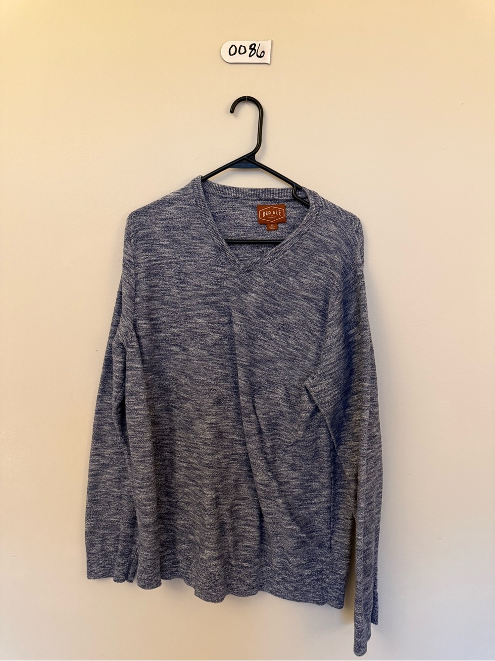 Red Ale Men's V-Neck Sweater in Heather Blue